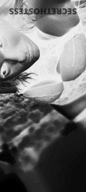 39 year old Escort in Saint Louis MO Unleash Your Wildest Fantasies with the Throat Goatxxxx-xxx-
