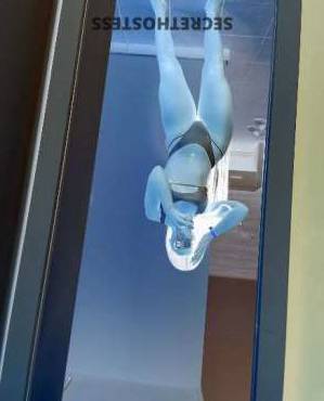 31 year old Escort in Bridgeport CT Enchanting EroticaScarlett, Seductive Minx and Wild Playmate