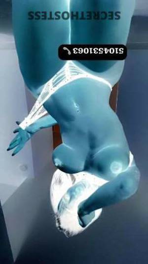 28 year old Cuban Escort in Birmingham AL Unforgettable Encounters with a seductive Latina - Shirley