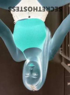 23 year old Malaysian Escort in Mount Isa Unleash Your Indulgence Meet Alina, Your Malaysia Girl in 