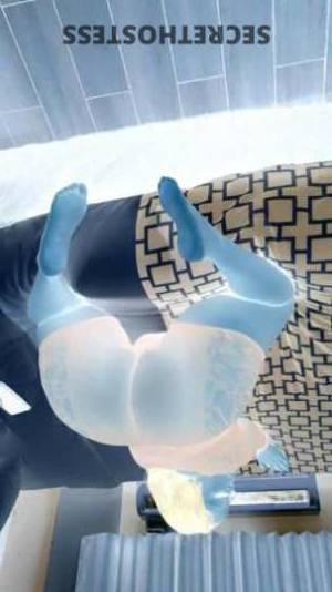 23 year old Escort in Buffalo NY Explore Indulgence Juicy Booty, Naughty Snaps, and Wild 