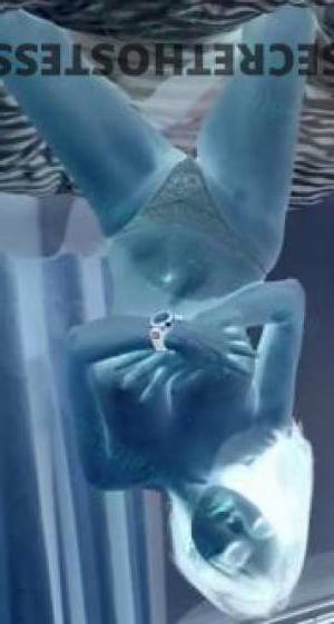 26 year old Escort in Aeroglen Cairns Experience Unimaginable Pleasure with Cathy, Your Enchanting