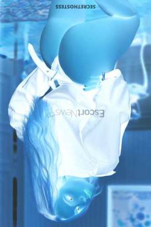 20 year old Latino Escort in Dubai Experience Passion and Unforgettable Pleasure with Penelope