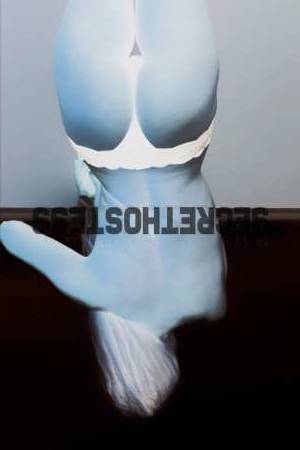 0 year old Caucasian Escort in Kansas City MO Experience Divine Pleasure PETRA BOND, Your Unforgettable 
