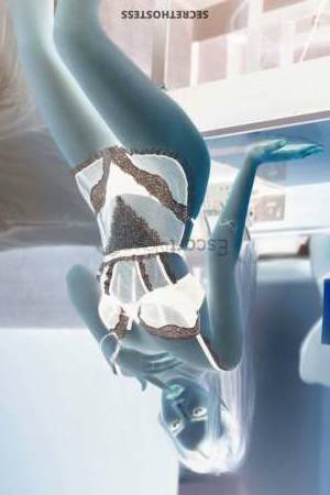 19 year old European Escort in Dubai Allow me to introduce myself - I am Tessa, a luxury escort 