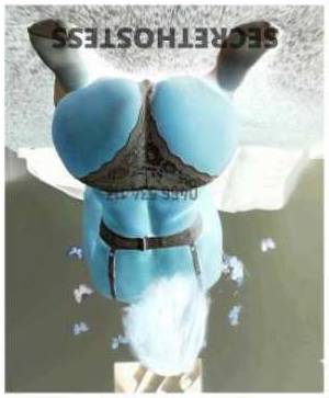 Experience the Wild and Horny World of a skilled MILF with a in Melbourne