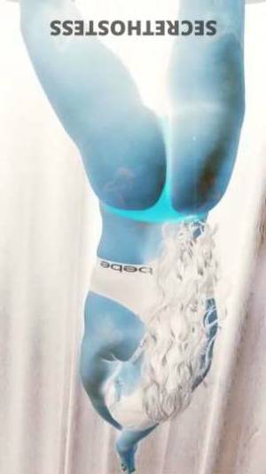 30 year old American Escort in Manhattan NY Experience the Darkest Passion with My Sweet and Seductive 