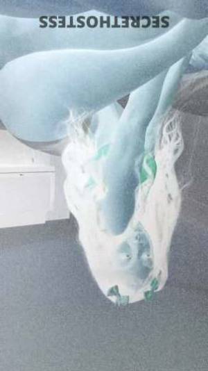 19 year old Escort in Long Beach CA Hey Daddy, Want to Spend the Night with a Naughty Little 