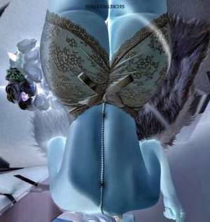 23 year old Chinese Escort in San Jose CA Introducing Dluxe Beauty and EmmaBelle's Unforgettable 