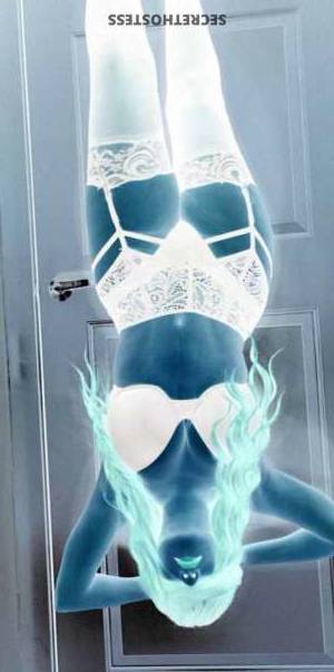 35 year old Caribbean Escort in Houston TX Ready to Play? Sexy Caribbean Girl near Almeda Mall