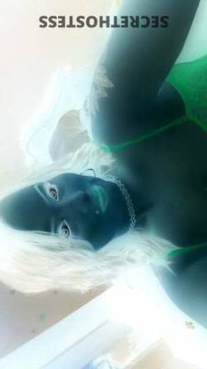 29 year old Escort in Bakersfield CA and experiences bliss with Mya, a luscious Brunette for a 