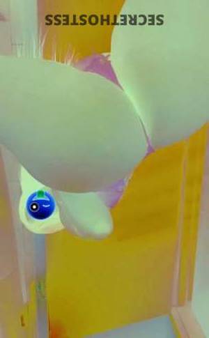 28 year old Latino Escort in College Station TX Curvy Latina with luscious booty ready to play with you