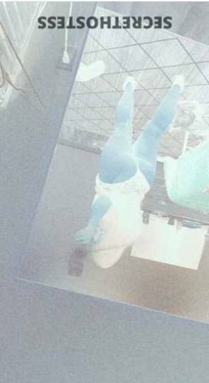24 year old Latino Escort in Merced CA gentleman, allow me to introduce myself, the one and only 