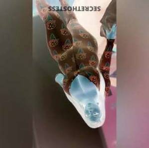 25 year old Escort in Fresno CA Your Favorite Fun Size Chocolate Doll - Big Titty Layla - 