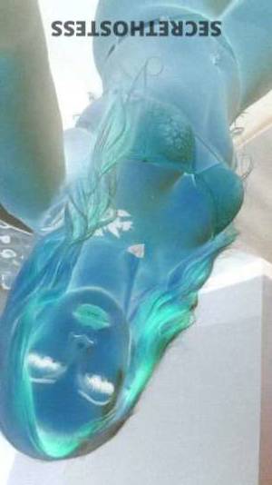 21 year old Escort in Bakersfield CA Winter the Bunny Your Enchanting Guide to Blissful 