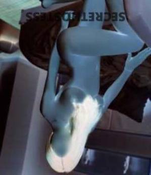 19 year old Asian Escort in Alexandra Mackay Unleash Your Wildest Fantasies with a Sensual Asian Babe