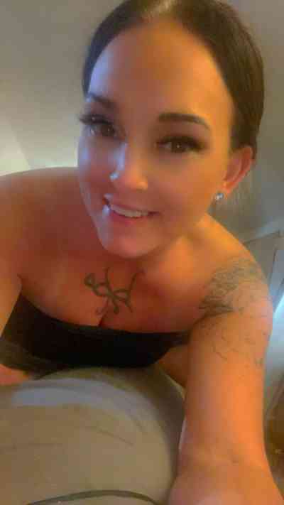 36 year old White Escort in Cleveland OH Shirk responsibility and banish boredom- I'm Nicole, 