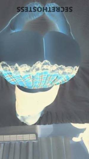 29 year old Escort in Dallas TX Diamond Returns! Hot New Incall Offers at Your Disposal. 