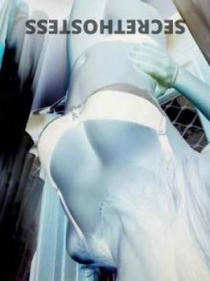 25 year old Escort in Melbourne Experience Unmatched Pleasure with Sexy Emma Your One-Stop 