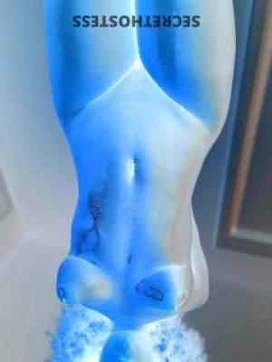 24 year old African Escort in San Fernando Valley CA African American Cutie for Unforgettable Fun Car Fun, 