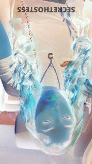 22 year old Caucasian Escort in Memphis TN Memphis Escort Dream - 22 Year Old Brunette Beauty - 5'