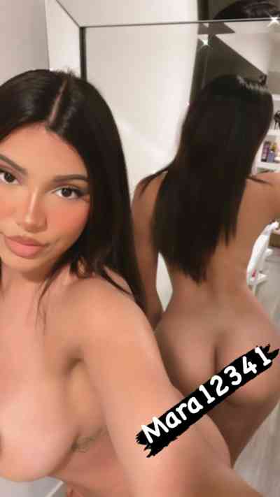 27 year old Escort in Bottrop Unleash Your Desires with a Passionate Asian Beauty Flirty, 