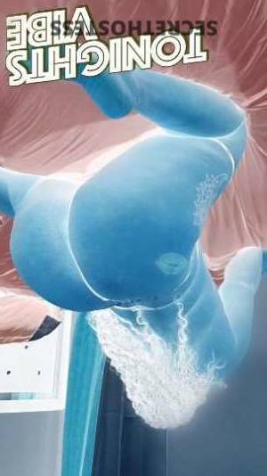 25 year old Escort in Queens NY Hot Brunette Available Now in Jamaica! 1Hr 300, 2Hr 600, 
