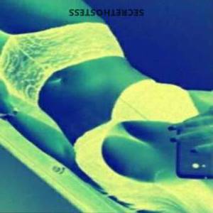 35 year old Escort in Virginia Beach VA Experience Licious Fun with Flirty and Feminine Playmate 