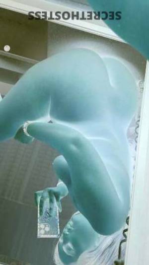27 year old Escort in Houston TX Meet Nikki - The Sexy Petite Party Girl with a Thick Ass! 