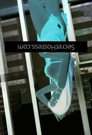 20 year old Vietnamese Escort in Box Hill Melbourne Vietnamese CiCi Girlfrend Experience Sexy Cici with big 