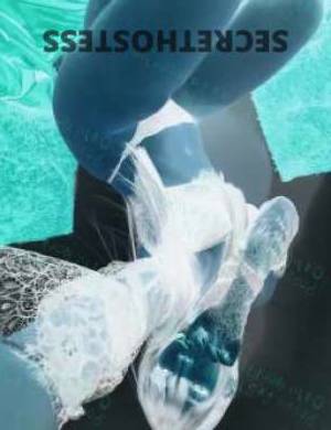 25 year old Escort in Aeroglen Cairns Deluxe Quality Fun for a Limited Time! Gents, are you ready 