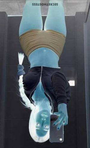 24 year old Escort in Los Angeles CA Unleash Your Wild Side with Sexy Emily The Curvy, Sassy 