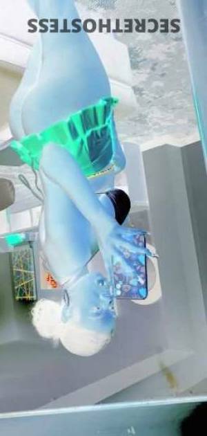 21 year old Escort in Houston TX Karlie, Your Head Doctor, 36G Cup, Open-minded, Adventures, 