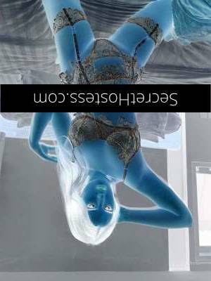 20 year old Australian Escort in Dawes Point Sydney Aussie Slut introduces herself, offers naughty fun and 