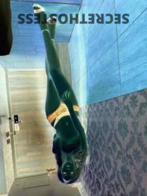 21 year old Chinese Escort in Armadale Perth Looking for a Flirty and Adventurous Young Babe? I'm a 