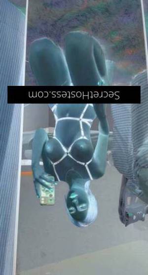 21 year old Escort in Malvern Melbourne Curious About the Unforgettable Session? I'm Jamie, 