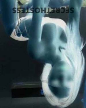 22 year old Asian Escort in Kingston Brisbane Curvy Asian Beauty Lorna Real, Authentic, and Yours for the 