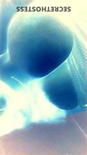 37 year old Escort in Daytona FL Sexy and exotic dream maker Ms. Daisy, with a natural 36H 