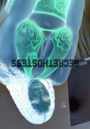 32 year old Escort in Portland OR Step into a World of Enchantment with Queen, an Exotic 