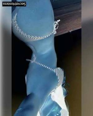27 year old Latino Escort in San Antonio TX Linda Latina The Ultimate Date with Long Dark Hair, Deep 