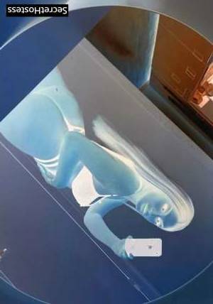 25 year old Escort in Malmo Curvy and Naughty Aisha Moon Two Sets of Goods for Fun and 