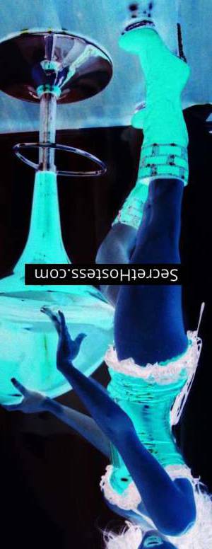 35 year old Escort in independent escort girl in: Saint-Brieuc luxurious bliss awaits submissives who seek the gift of 