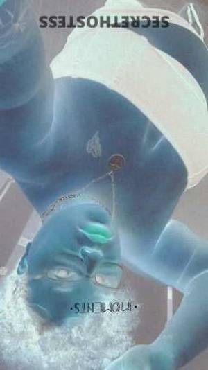 19 year old Escort in Ft Wayne IN Hello, Daddy! I'm Your Juicy Read Bone, and It's 