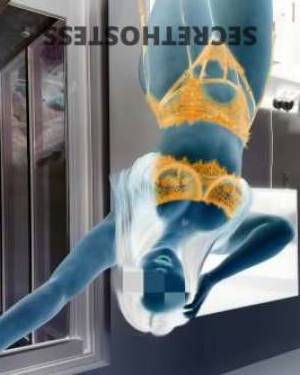 26 year old Escort in Sunshine Coast Cuddling, Threesome, and Massage Services in Mooloolaba with