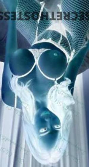 28 year old Escort in Mackay Hot and Sassy 28-Year-Old Julia, Yours to Indulge In
