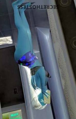 23 year old Escort in Louisville KY Experience a Night of passion and Fun with Leisi, Your Sexy 