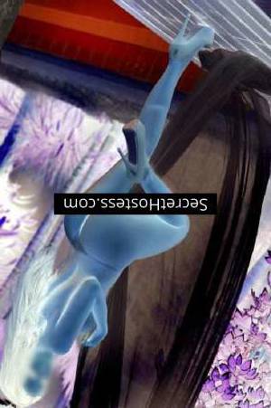 35 year old Caucasian Escort in Agency escort girl in: Duisburg The Elegant Adventurer Lisa, From the nearby City of 