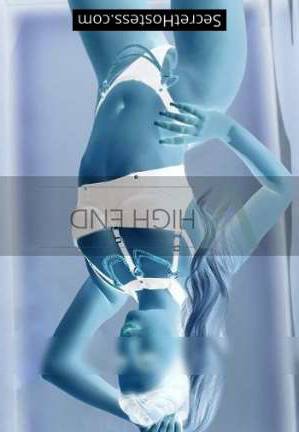 20 year old Escort in London Skylar Elite Luxury Companion