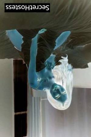 22 year old Malaysian Escort in Kuala Lumpur Yuni Enchantress for the King of Your Life! Kuala Lumpur 