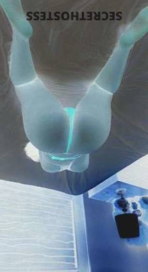 28 year old Cuban Escort in Cincinnati OH Cincinnati Escort Sensual Cuban Beauty LisaAwaiting Older 